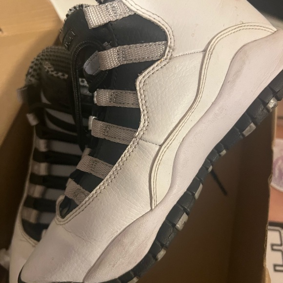 Retro Jordan 10 size 3.5 Y used - Picture 3 of 4